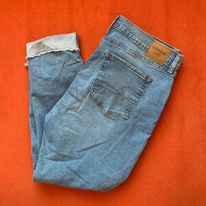 Levi’s Mid Rise Boyfriend Jeans